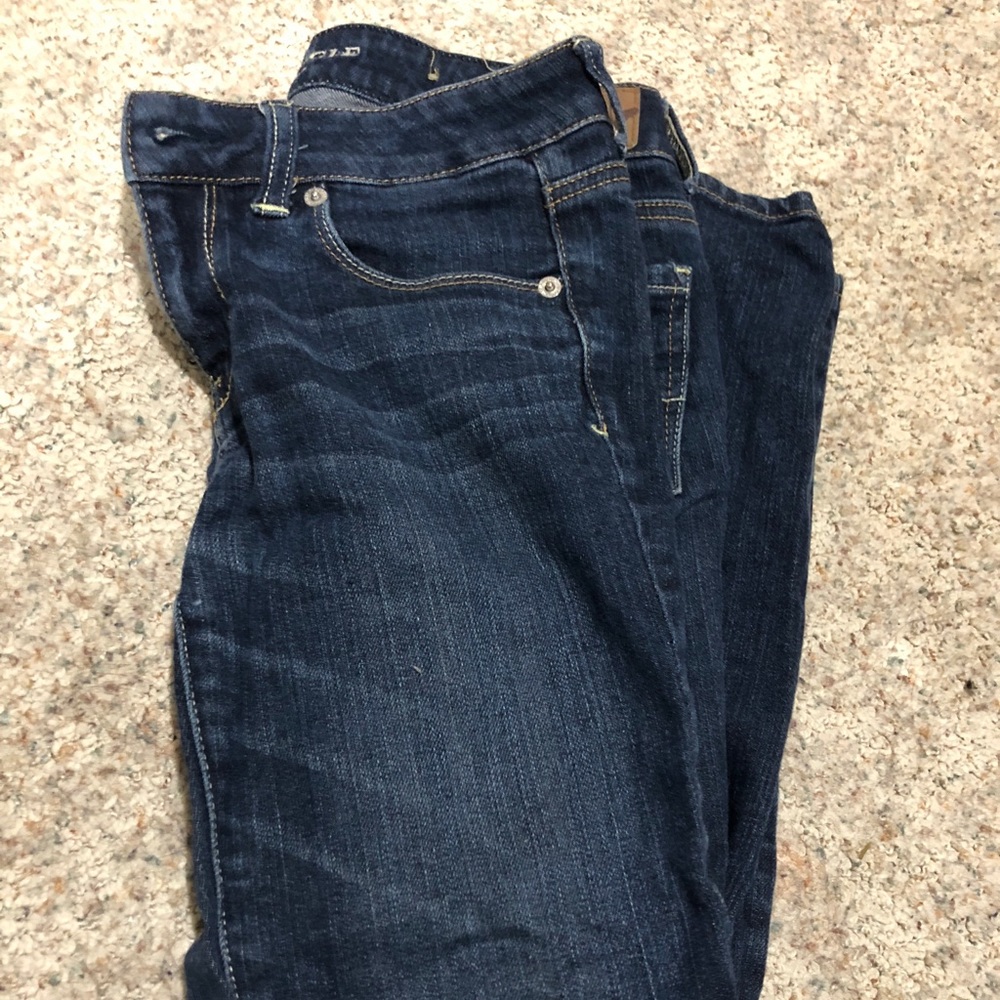 American Eagle size 4 stretchy skinny jeans